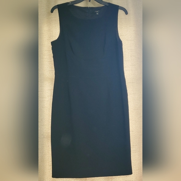 Ann Taylor Petite Seamed Fit Sheath Little Black Sleeveless Dress SZ 10P - Picture 2 of 6
